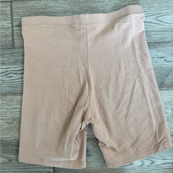 Forever 21 nude biker short sz M - Picture 2 of 4